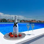 Pensjonat Luxury Lavie 4*