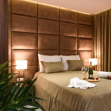 Luxury Lavie בית הארחה 4*