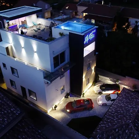 Luxury Lavie 4*