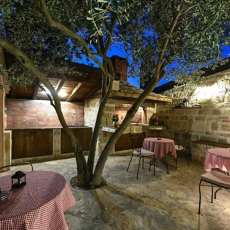 Luxury Lavie 4* זאדאר