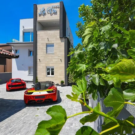 Luxury Lavie