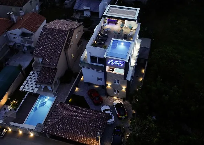 Luxury Lavie Πανσιόν 4*