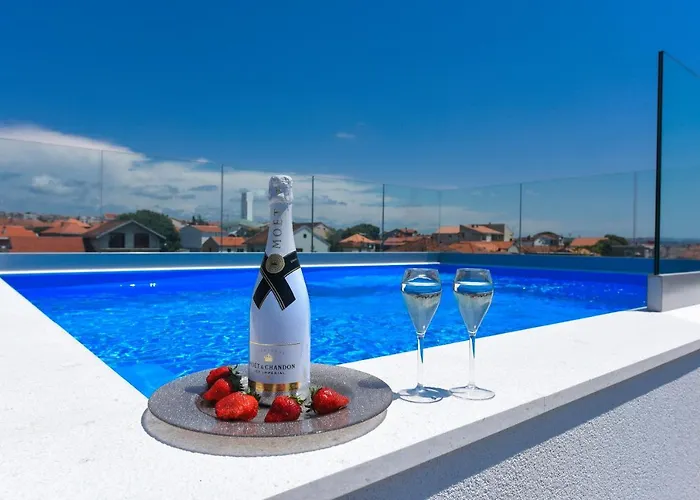 Πανσιόν Luxury Lavie 4*